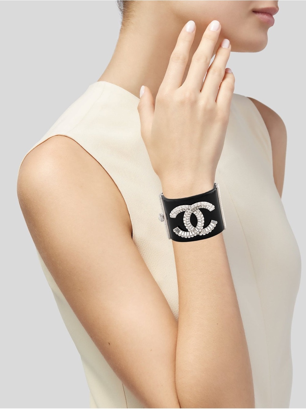 CHANEL STRASS CRYSTAL & RESIN HINGED BRACELET/CUFF - Picture 9 of 10